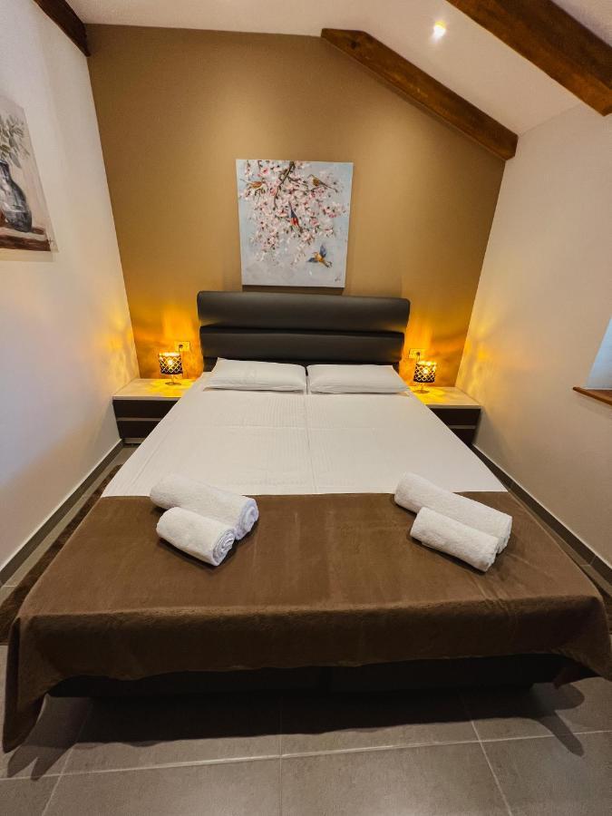 Aaa Apartments & Rooms With Free Parking Πούλα Εξωτερικό φωτογραφία