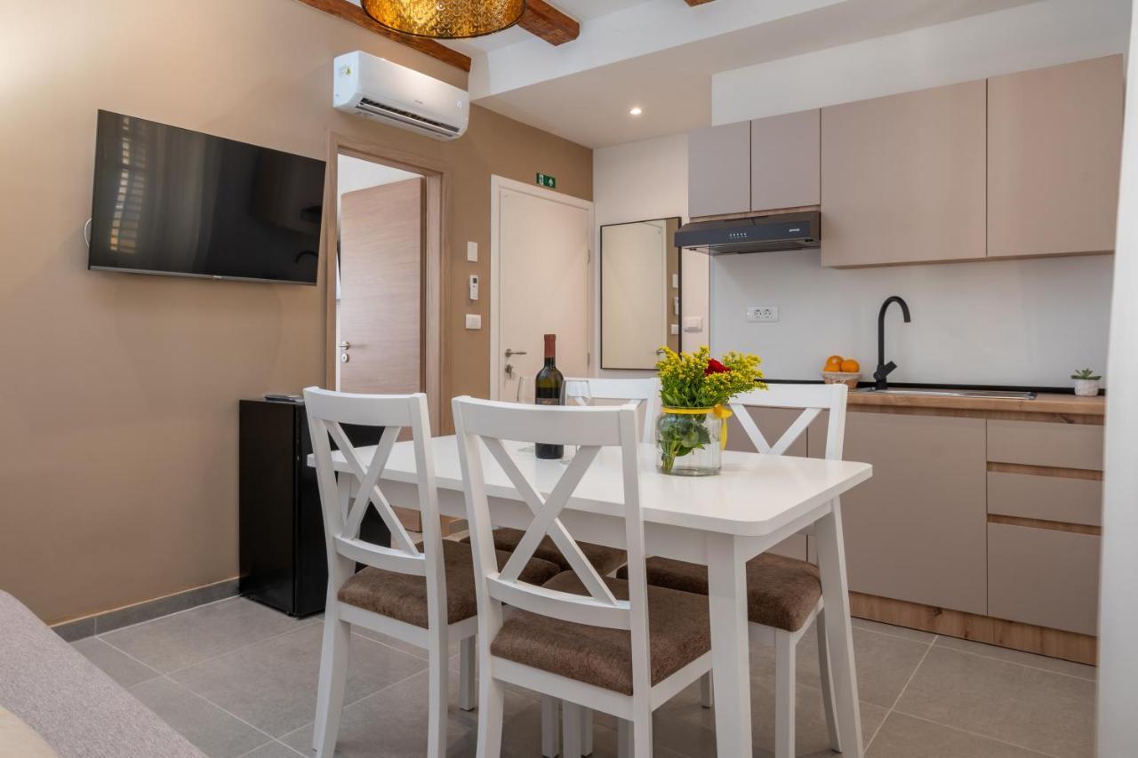 Aaa Apartments & Rooms With Free Parking Πούλα Εξωτερικό φωτογραφία